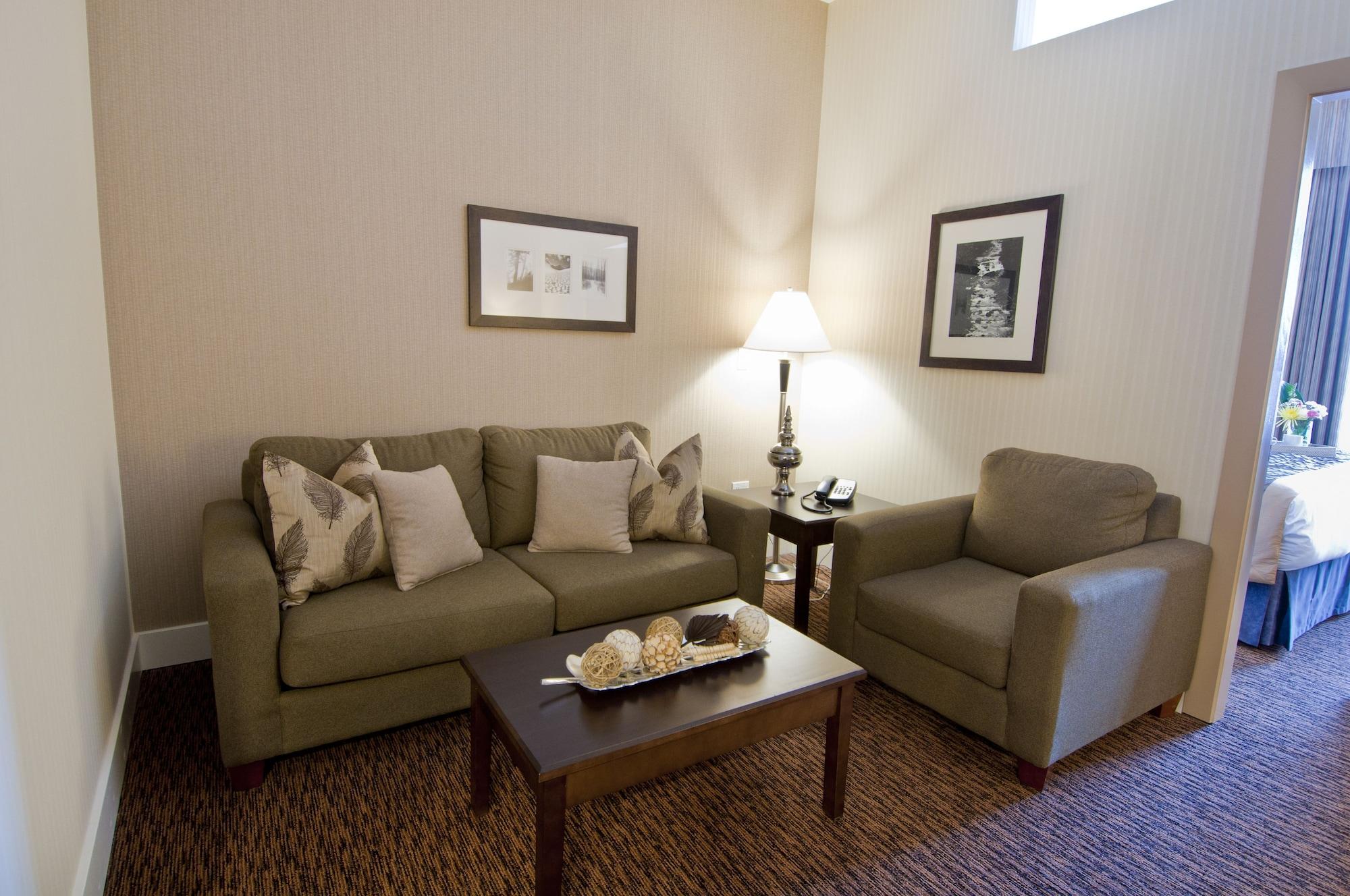 Comfort Inn & Suites Суррей Екстер'єр фото