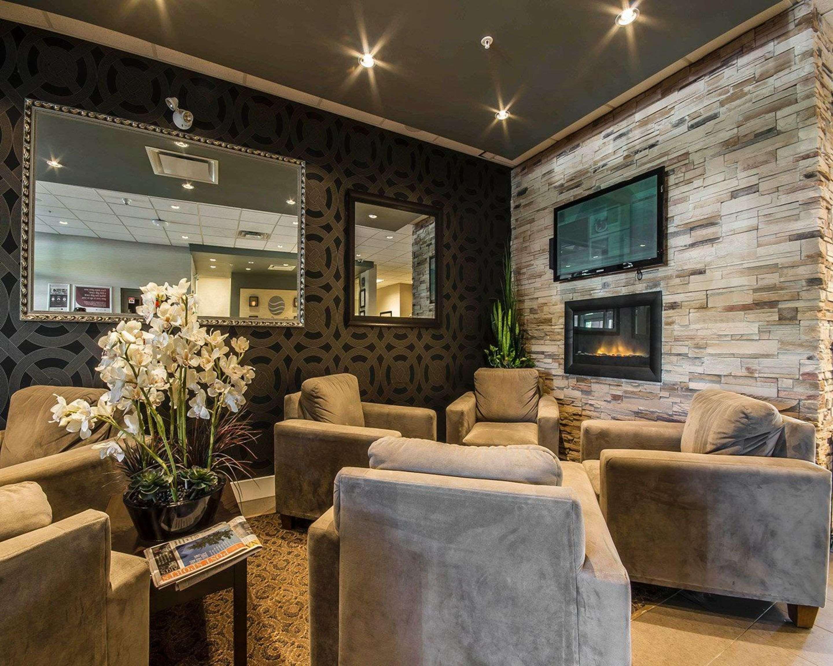 Comfort Inn & Suites Суррей Екстер'єр фото