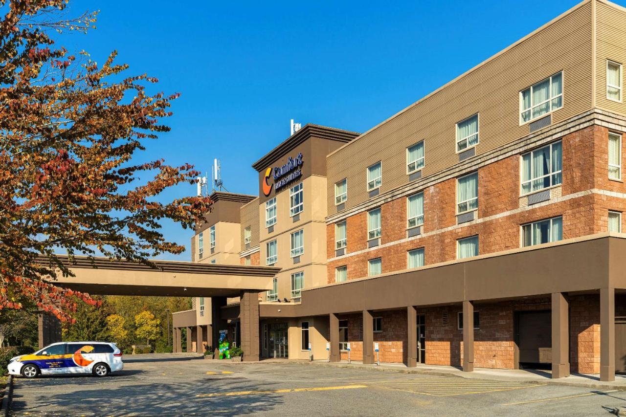Comfort Inn & Suites Суррей Екстер'єр фото