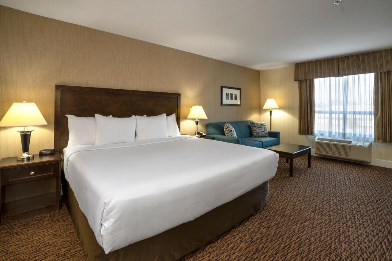 Comfort Inn & Suites Суррей Екстер'єр фото