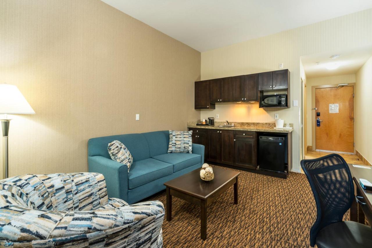 Comfort Inn & Suites Суррей Екстер'єр фото